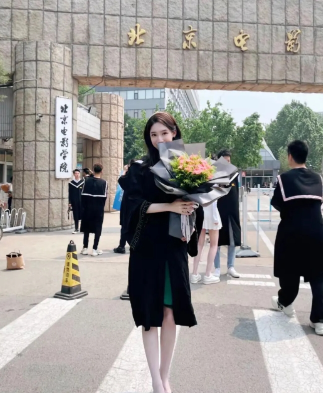 體重を10キロ増やして女性兵士になった元女子大生