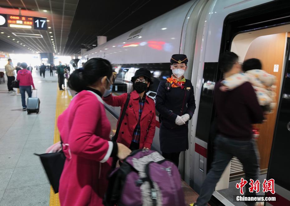 江西省贛州と広東省深センを1時間49分で結(jié)ぶ贛深高速鉄道が開通