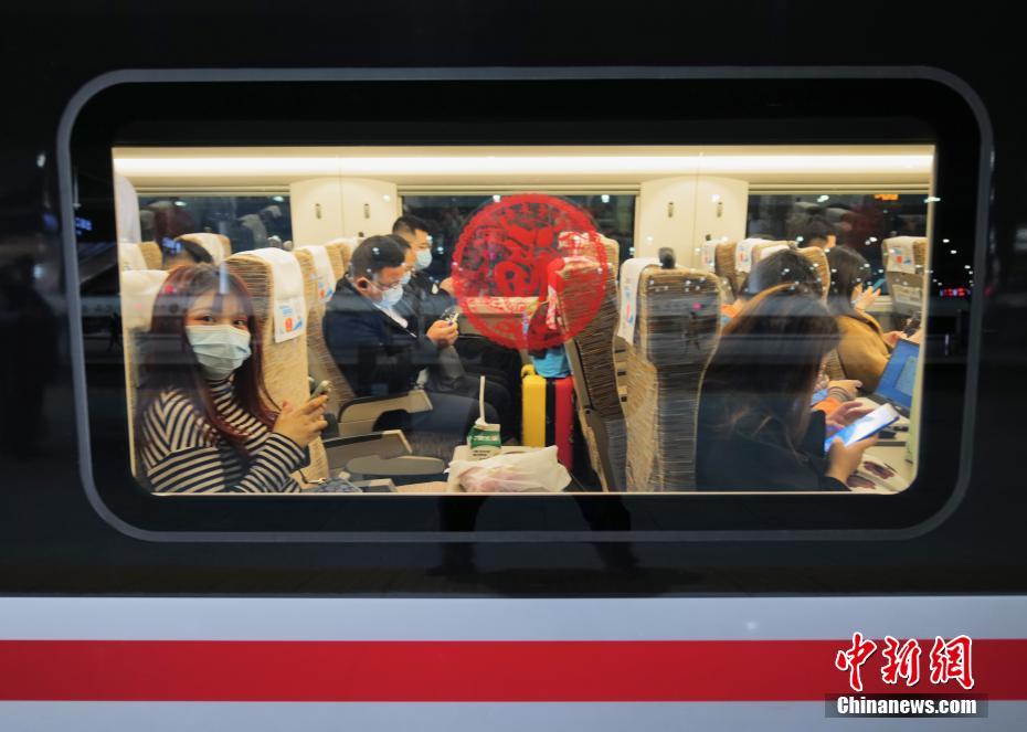 江西省贛州と広東省深センを1時(shí)間49分で結(jié)ぶ贛深高速鉄道が開通