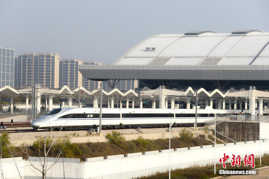 江西省贛州と広東省深センを1時間49分で結(jié)ぶ贛深高速鉄道が開通