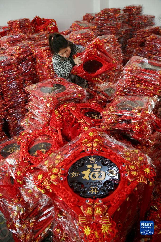 「中國結(jié)び」の販売がピーク　山東省郯城