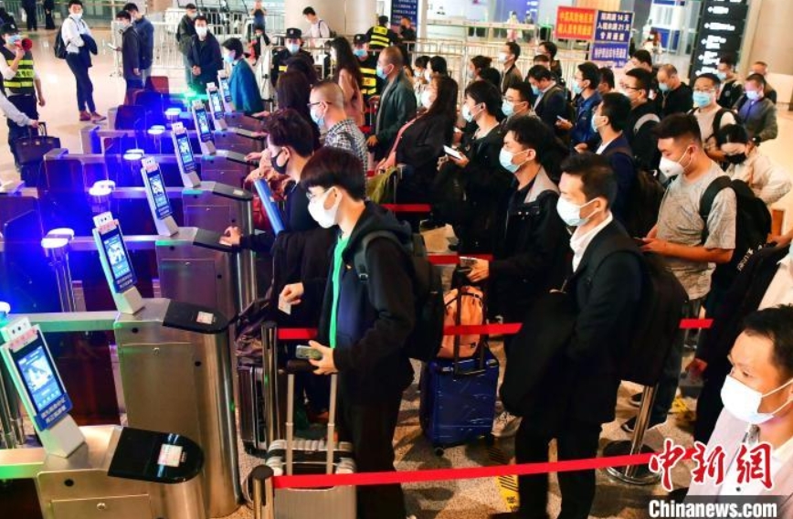 通過(guò)はわずか3～5秒！スマート感染予防改札ゲートの運(yùn)用開(kāi)始　福建省福州