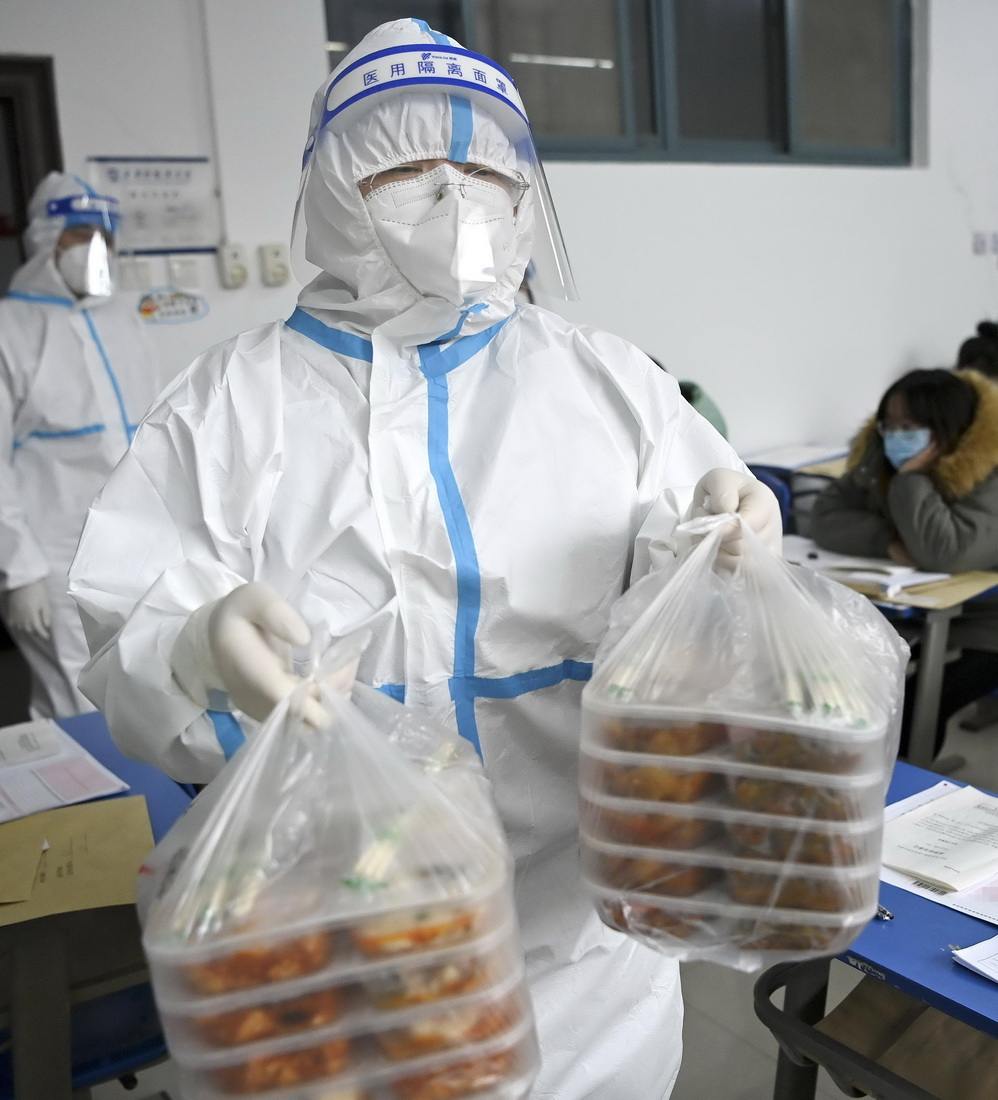 封鎖エリアの受験生、隔離受験エリアで大學(xué)院入學(xué)試験　陝西省西安