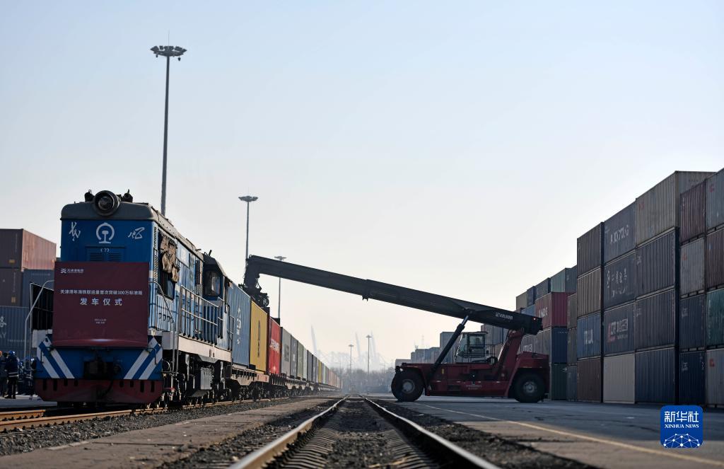 2021年の天津港海上?鉄道連攜運送量が100萬TEUを突破