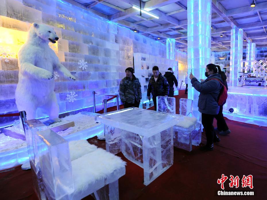 長春に「氷のカフェ」登場　市民の「行ってみたい場所」に