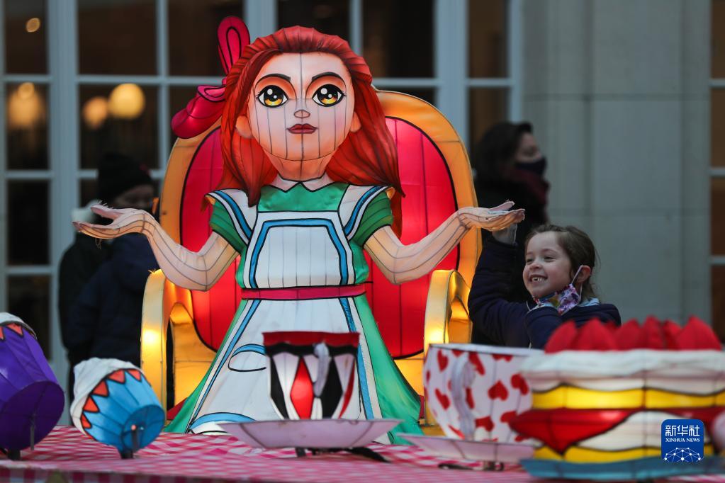 中國のランタンと不思議の國のアリスがコラボ　ベルギー