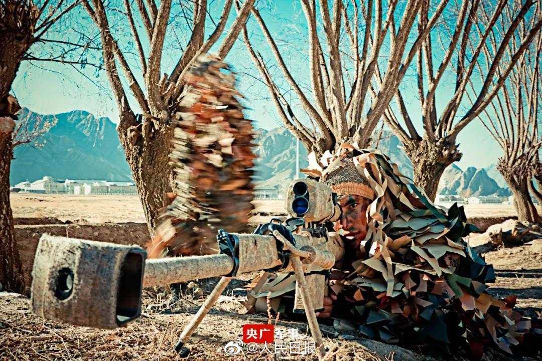 標高3600メートル地點で訓練に勵む精鋭偵察兵たち