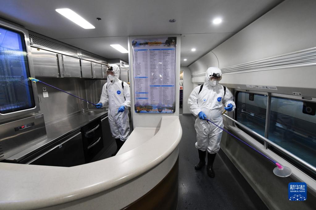 「春運(yùn)」の安全を守るため列車(chē)の消毒作業(yè)を徹底　広西