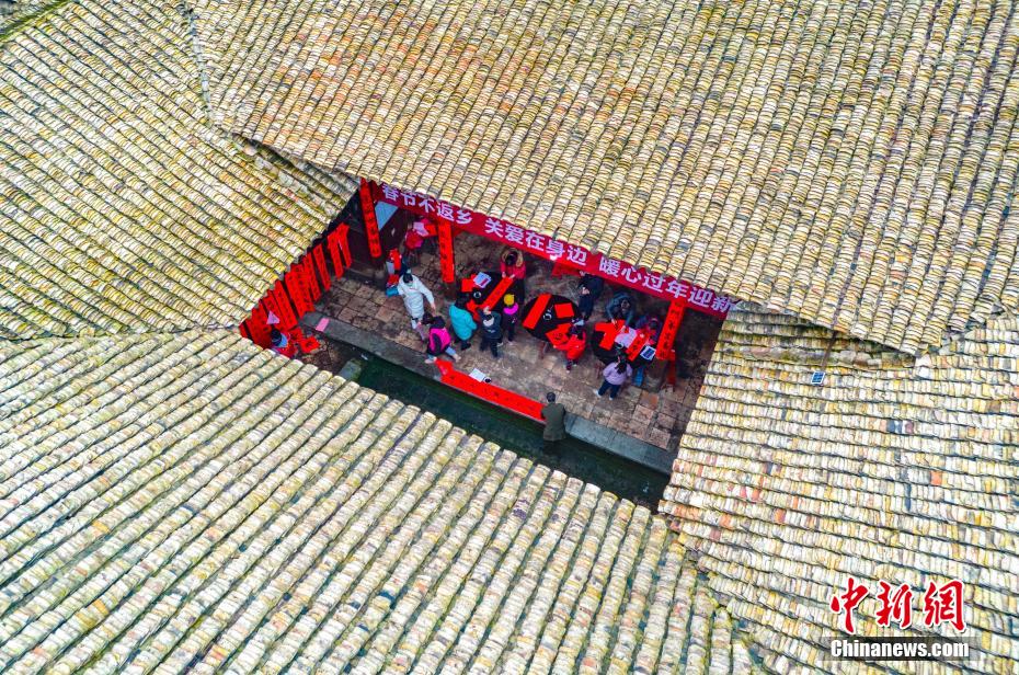 年の瀬の雰囲気漂う「古民家」　江西省