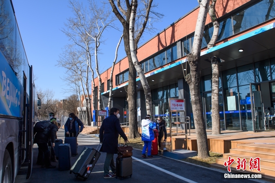 世界各地から選手団が北京冬季五輪選手村に続々到著　北京