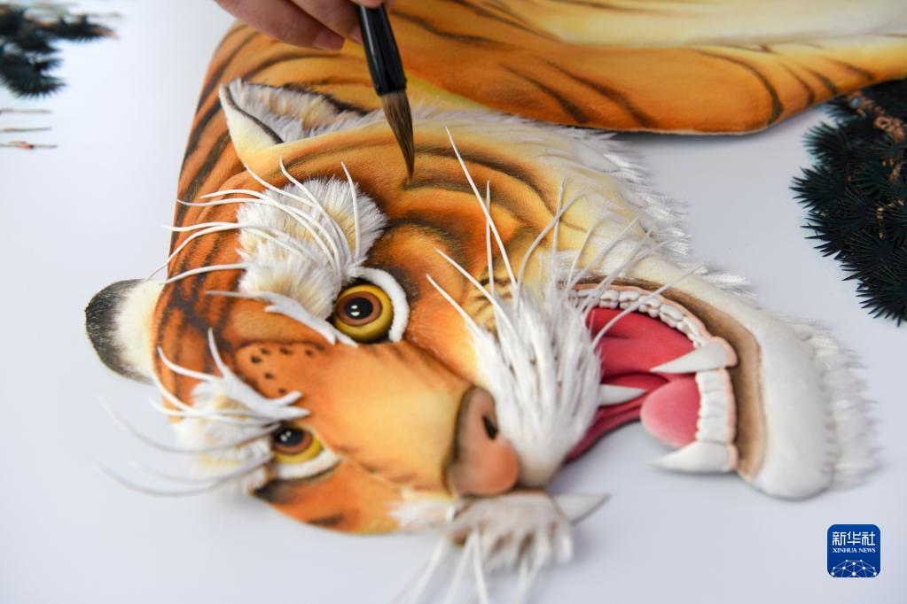 伝統(tǒng)工蕓のトラで迎える春節(jié)　河北省