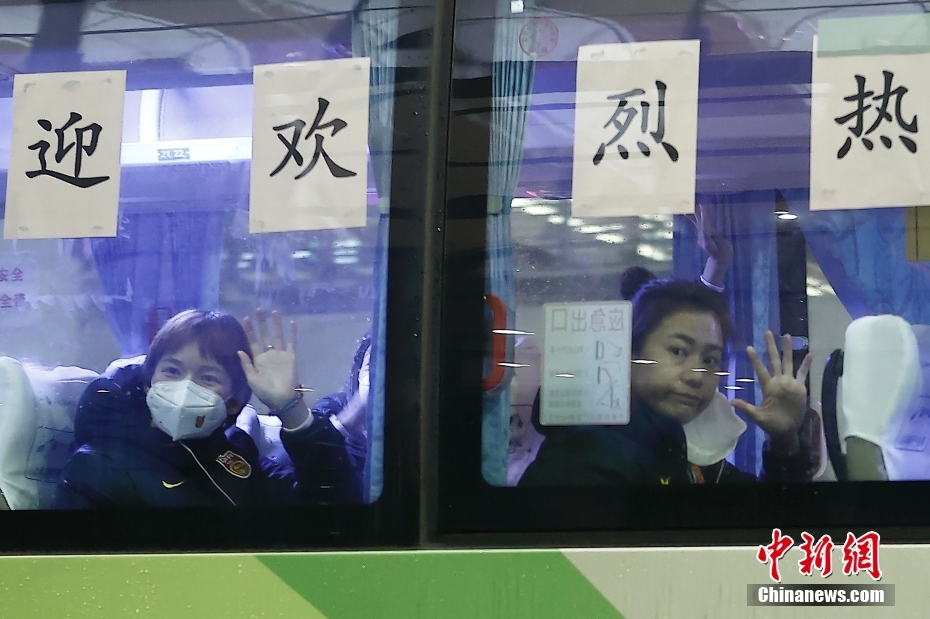 アジア杯女子サッカー優(yōu)勝の中國代表が凱旋帰國