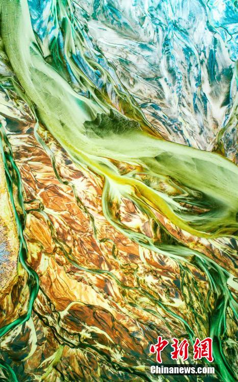 全部壁紙に使えちゃう！中國の絶景集めた「寶箱?ツァイダム盆地」