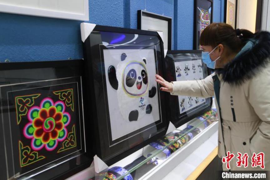 青海刺繍版「ビン?ドゥンドゥン」が北京冬季五輪にエール！