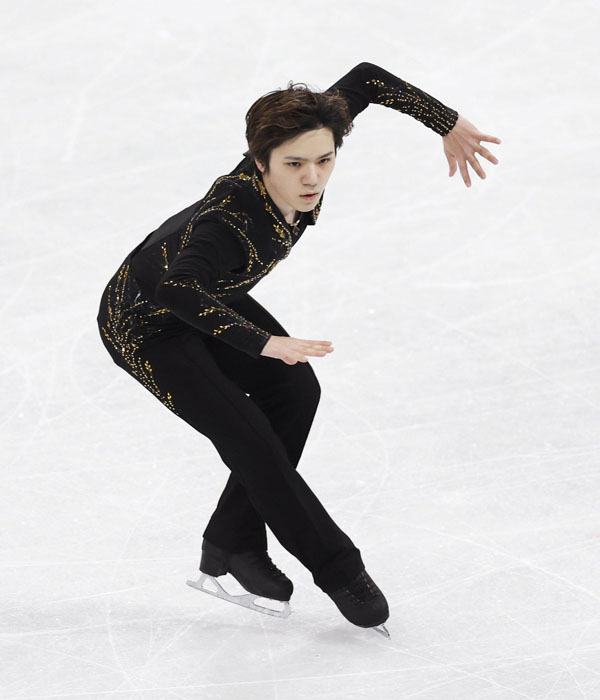 フィギュア男子シングルで米のチェン選手が金　銀?銅は日本人選手