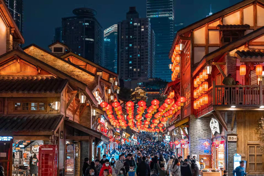 重慶十八梯伝統(tǒng)風(fēng)貌區(qū)、「山城」を照らし盡くす月明り　重慶市