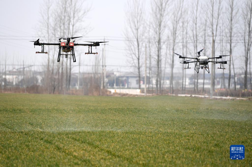 「無人農(nóng)場」　テクノロジーが支える春の耕作