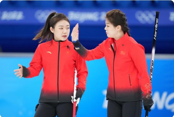 北京冬季五輪カーリング女子1次リーグ　中國が日本に敗れる