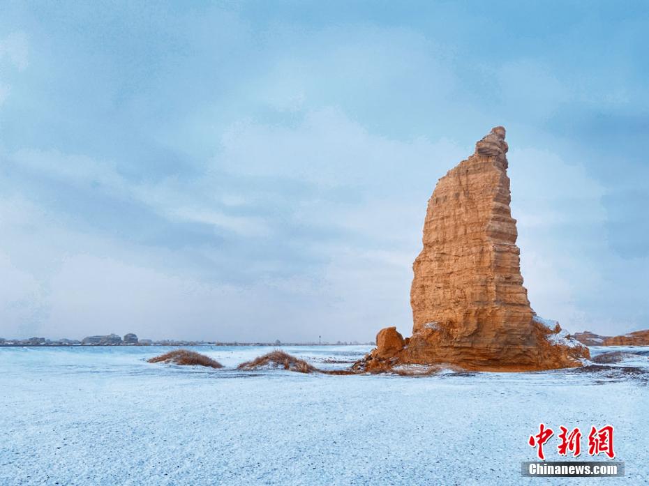 「中國一の乾燥エリア」敦煌雅丹魔鬼城が銀世界に　甘粛省