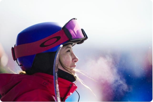 フリースタイルスキー女子ハーフパイプで中國のアイリーン?グー選手が金