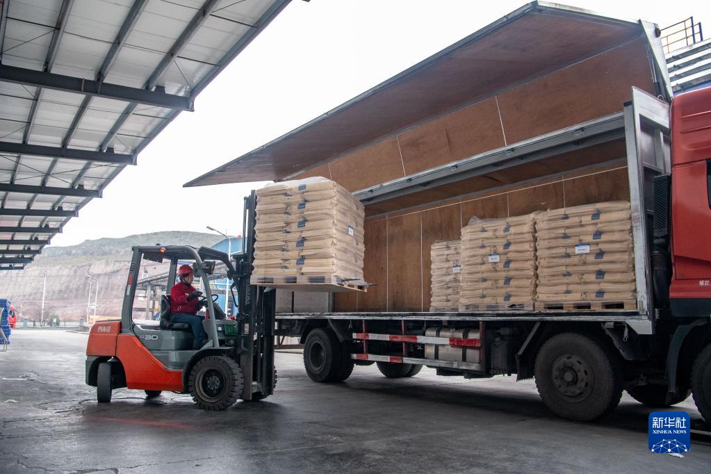 「中歐班列」でヨーロッパに輸出される中國製ファインケミカル製品　重慶