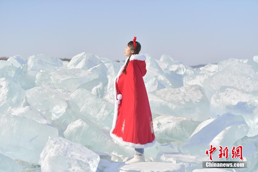 長春に広がる「ブルーアイス」　吉林省