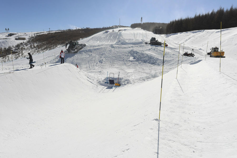 北京冬季パラに備え雲(yún)頂會(huì)場のコース再設(shè)営　河北省張家口