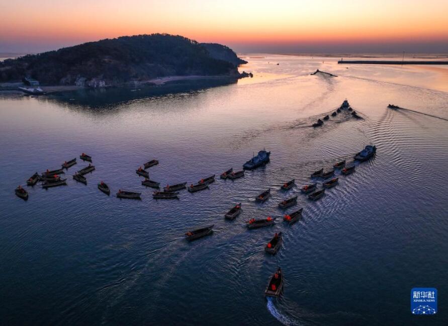 「春の耕作シーズン」到來　陸にも海にも