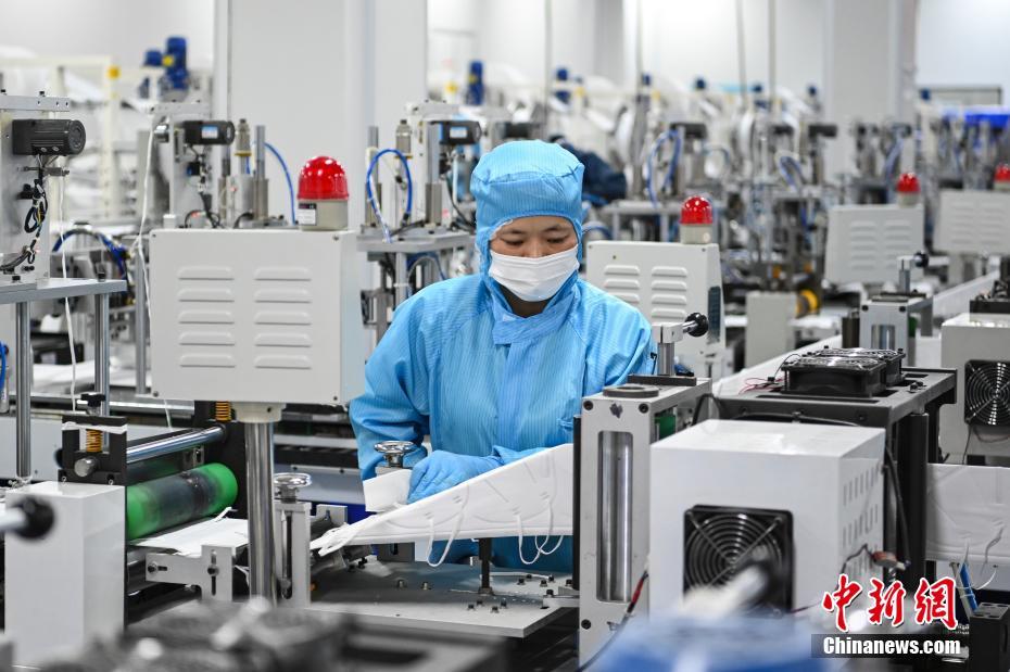 香港地區(qū)支援のため急ピッチでマスク生産を進める広東のメーカー