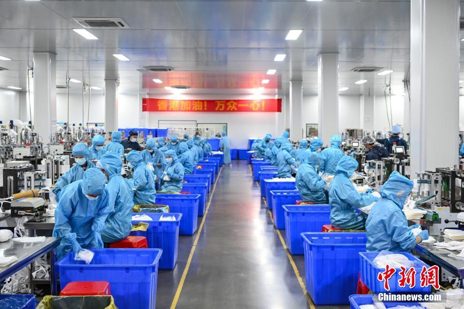 香港地區(qū)支援のため急ピッチでマスク生産を進(jìn)める広東のメーカー