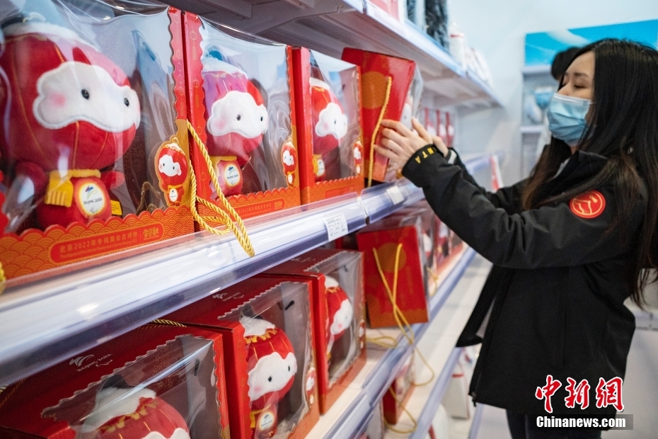 北京冬季パラ、開(kāi)幕　人気集める大會(huì)マスコット「シュエロンロン」グッズ