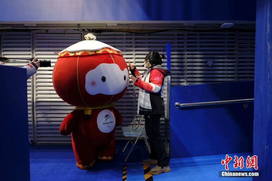 シュエロンロンの仕事ぶりをチェック！　北京冬季パラ