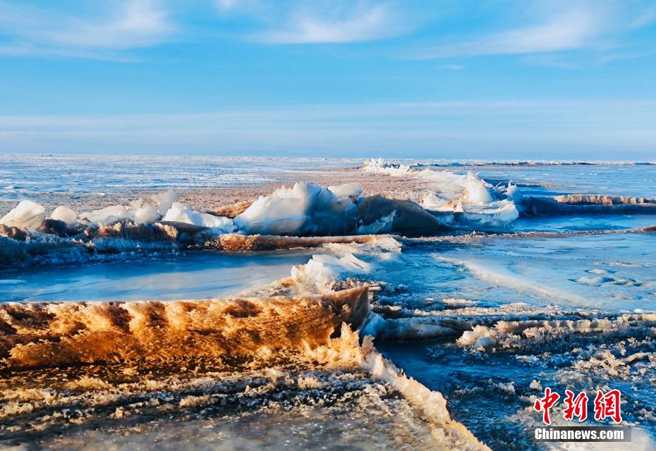 中國(guó)最大の內(nèi)陸塩湖が例年より早く「解氷」　青海省