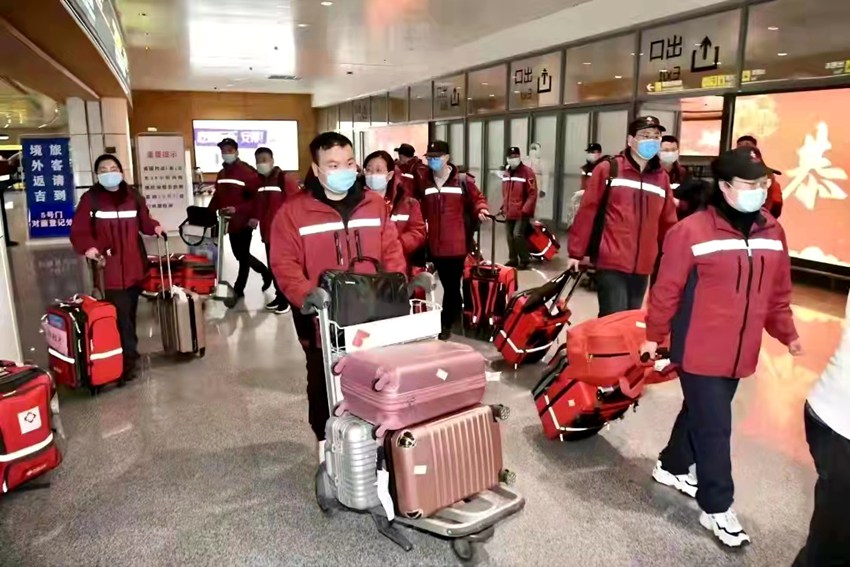吉林の防疫「空中通路」が開設　醫(yī)療従事者1565人?防疫物資190トンを輸送
