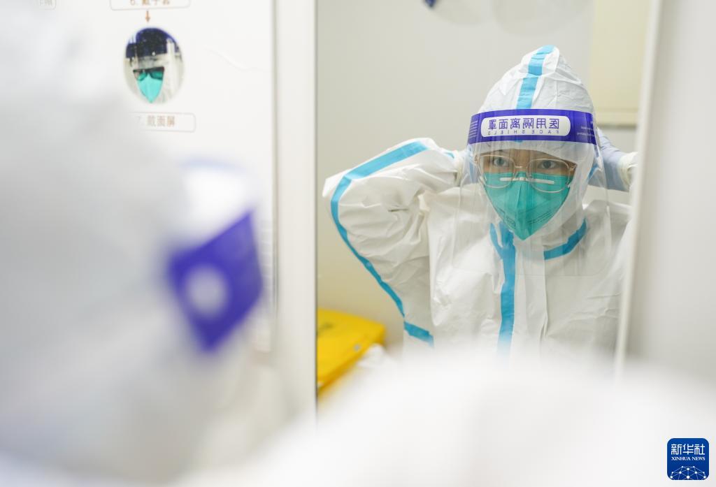 24時(shí)間休みなく稼働するPCR検査室の検査裝置　上海