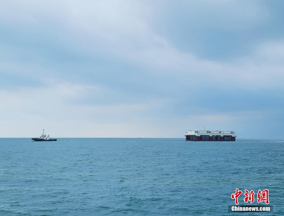 海南初の半潛水式遠洋スマート養(yǎng)殖?観光プラットフォームが「位置についた」