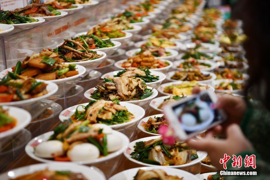 108種類の回鍋肉メニュー打ち出した四川料理店　四川省成都