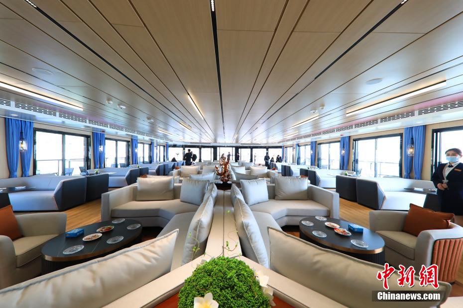 純電動遊覧船「長江三峽1號」が長江で就航　湖北省宜昌