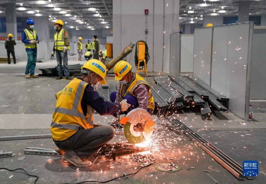 急ピッチで建設(shè)進(jìn)む臨時(shí)醫(yī)療施設(shè)「四つ葉のクローバー」　上海