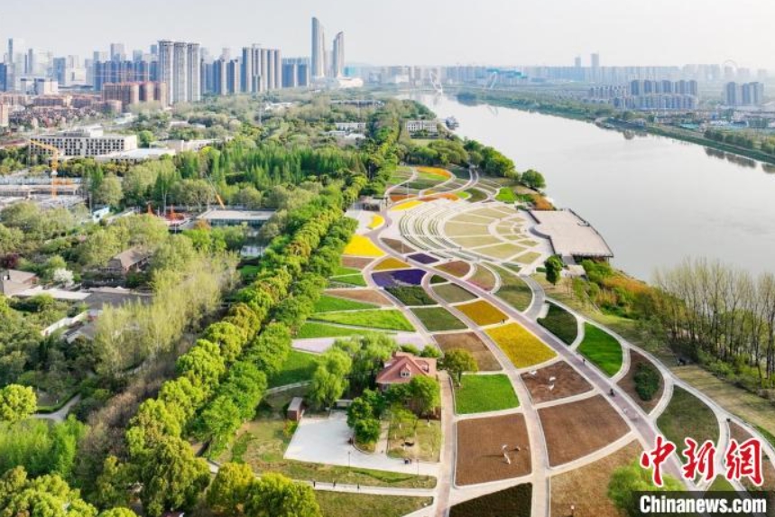 花々が咲き誇りメルヘンチックな景色広がる南京中國(guó)緑化博覧園　江蘇省