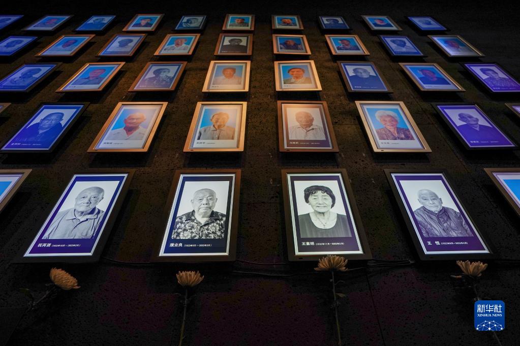 中國侵略日本軍南京大虐殺遇難同胞紀(jì)念館で今年亡くなった大虐殺生存者の追悼式