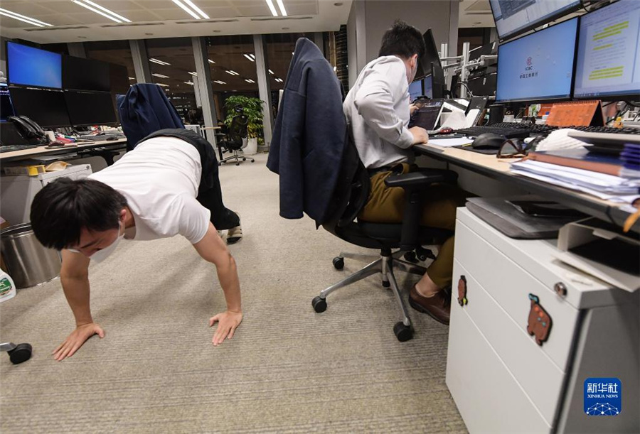 感染癥の中で持ち場を守る金融業(yè)界の人々　上海