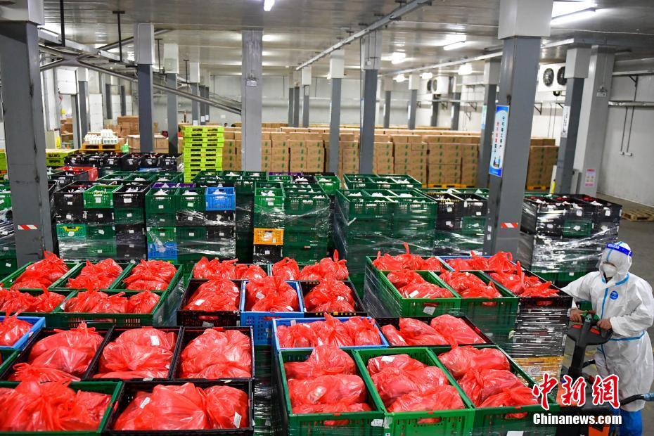 臨時(shí)倉(cāng)庫(kù)から配達(dá)員まで！物資配送渋滯箇所の輸送力アップに盡力　上海市