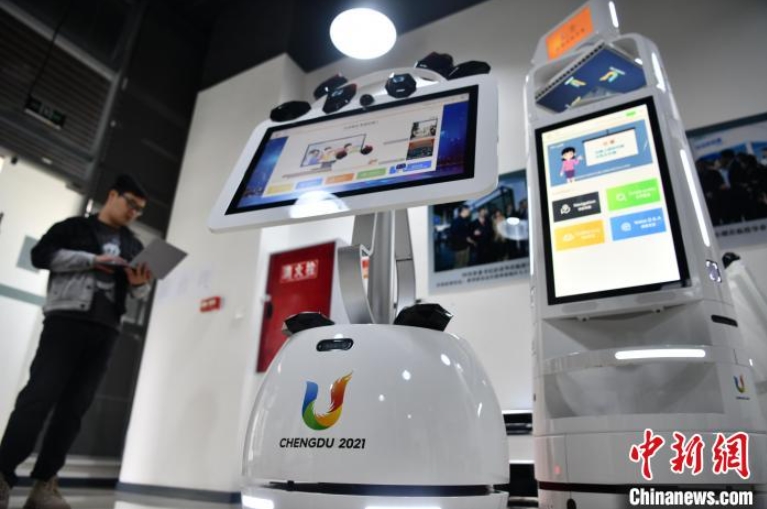 成都FISUワールドユニバーシティゲームズ専用ロボット「蓉寶」登場(chǎng)　四川省