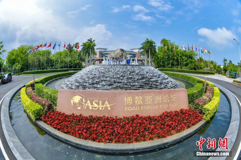 ボアオ?アジアフォーラム永久開催地前の噴水広場（4月19日撮影?駱雲(yún)飛）。