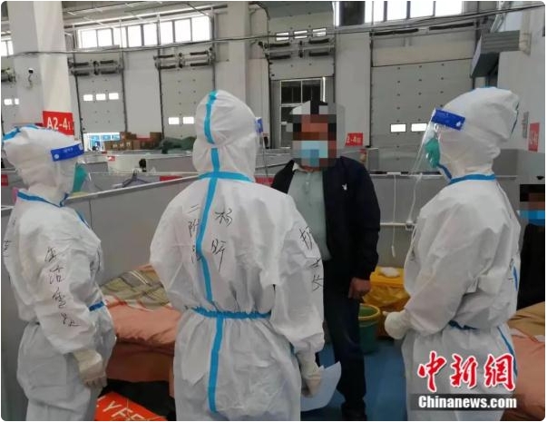 互いに居場所を內(nèi)緒にしていた親子が臨時醫(yī)療施設でまさかの再會　上海市