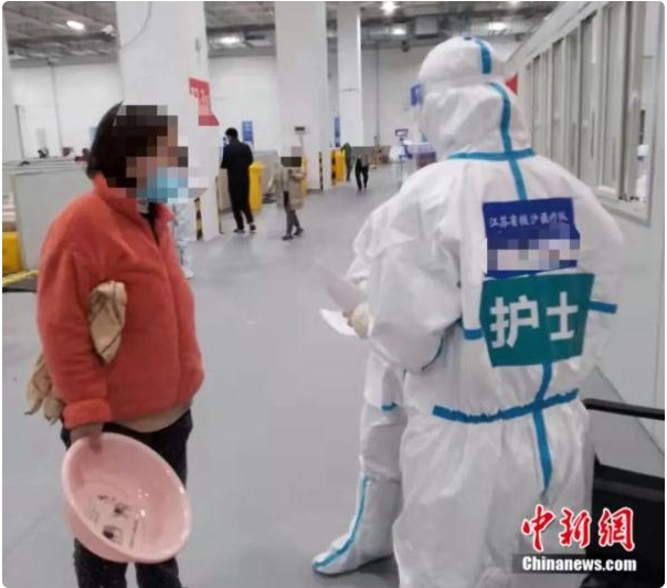 互いに居場所を內(nèi)緒にしていた親子が臨時(shí)醫(yī)療施設(shè)でまさかの再會(huì)　上海市