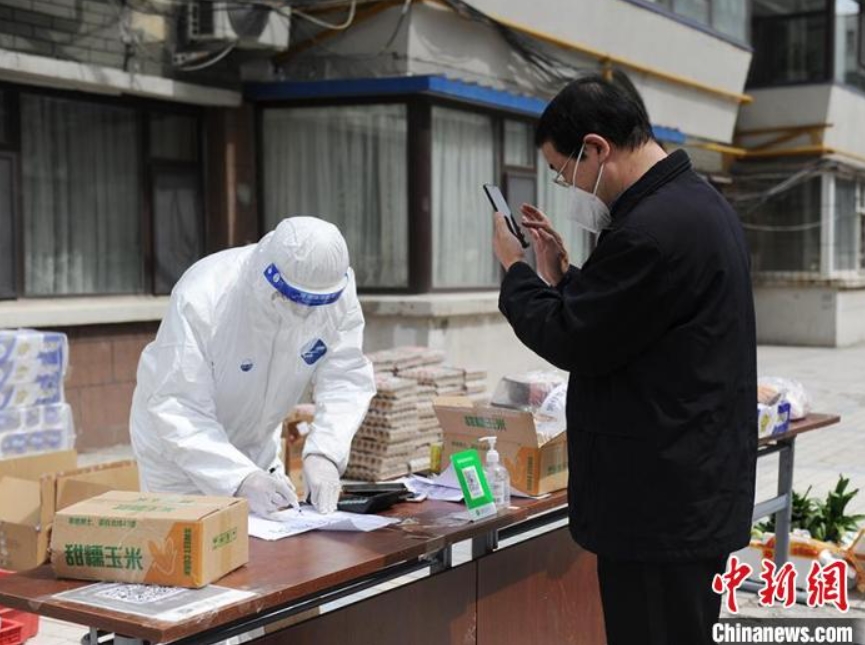 住民生活を保障する移動販売車がコミュニティへ　吉林省長春