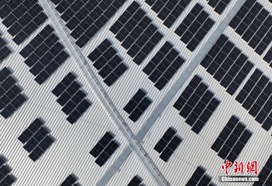 杭州西駅の屋根設(shè)置型ソーラーパネル、年間約2300トンのCO2排出量を削減　浙江省