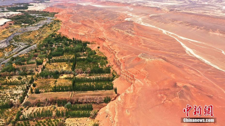 天山紅河谷のゴージャスで雄大な美しさ　新疆